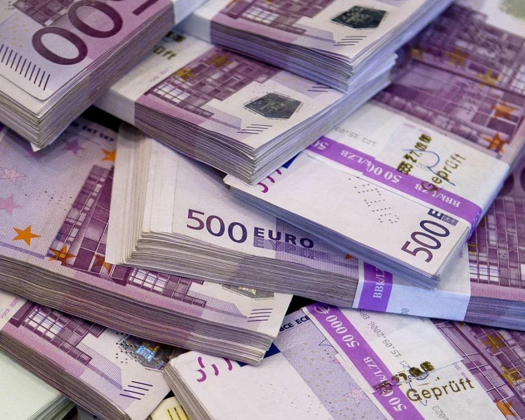 Stapels van 500 euro biljetten