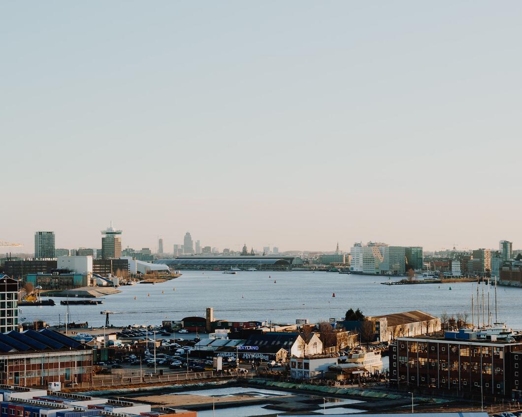 Ledengesprek Amsterdam skyline